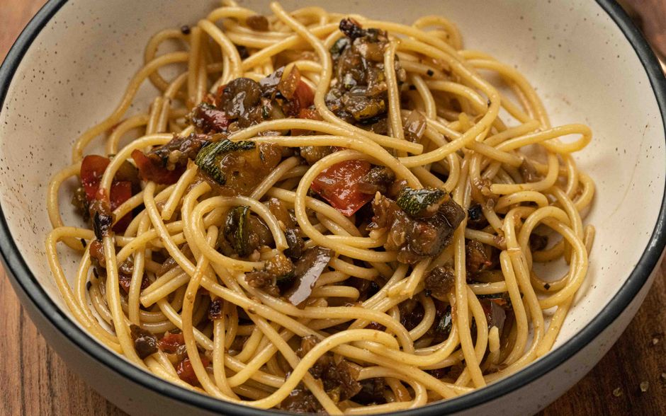 Roasted Eggplant and Tomato Pasta: A Rustic Vegetarian Dinner Full of Mediterranean Flavor