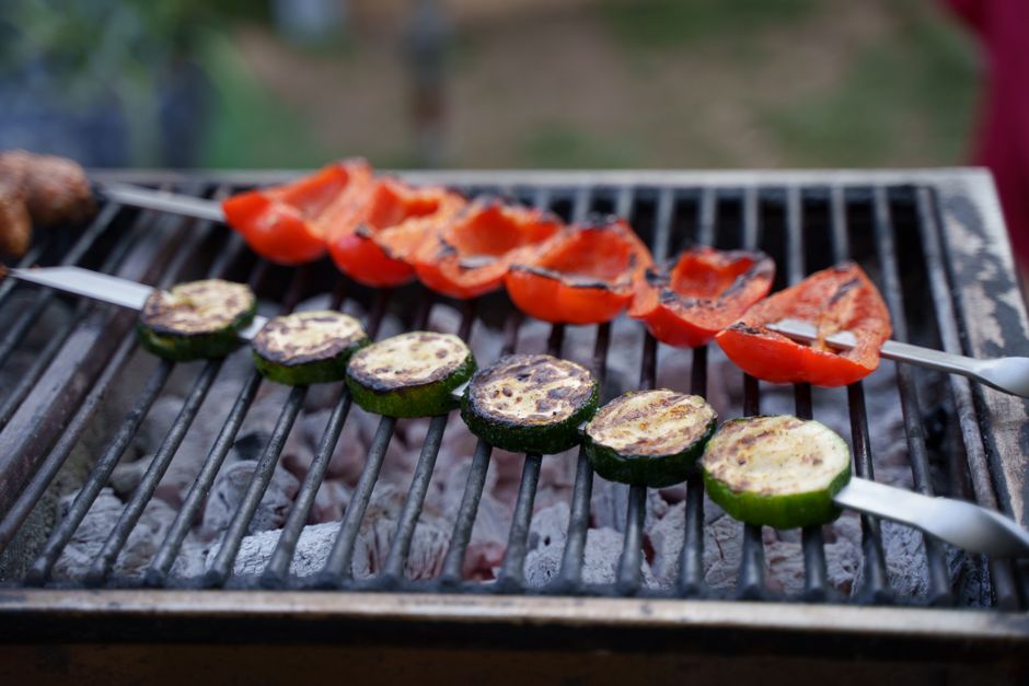 Grilled Halloumi and Vegetable Skewers: A Mediterranean Vegetarian BBQ Favorite
